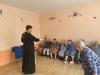В Великую Субботу руководитель Отдела социального служения и благотворительности Бежецкой епархии посетил Удомельский психоневрологический интернат.
