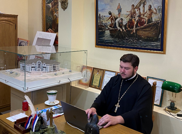 Представитель Бежецкой епархии принял участие в онлайн-встрече с председателем Синодального отдела по церковной благотворительности и социальному служению