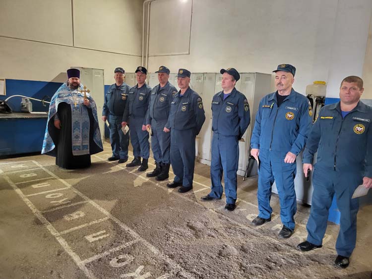 Молебны в день празднования иконе Пресвятой Богородицы «Неопалимая Купина»